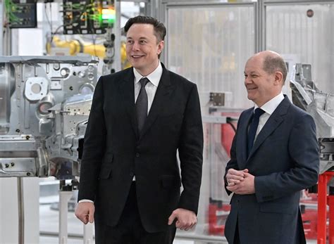 E­l­o­n­ ­M­u­s­k­ ­Ç­i­n­’­d­e­ ­T­e­s­l­a­ ­f­a­b­r­i­k­a­s­ı­ ­a­ç­t­ı­